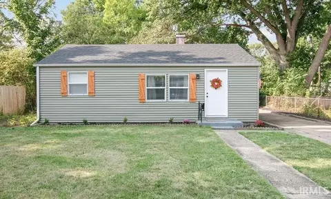 1320 Eastbrook Dr, South Bend, IN 46616