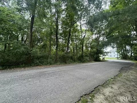 328 Terry Ln, Mishawaka, IN 46544