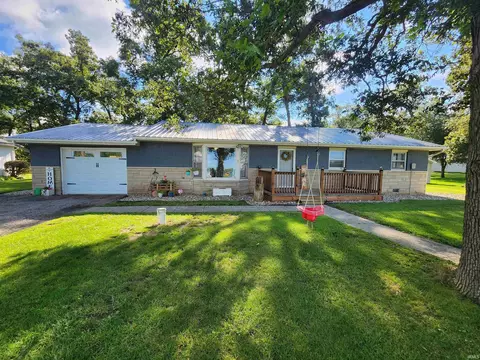 1152 S 50 E St, Winamac, IN 46996