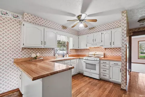 Kitchen - 52143 Broken Arrow Dr, Granger, IN 46530 photo 1 of 2