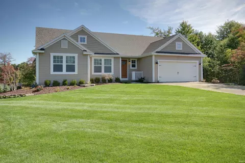 402 Daybreak Dr, Lakeville, IN 46536
