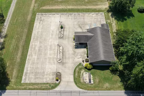 Exterior - 6264 Sandpit Rd, Bedford, IN 47421 photo 9 of 21