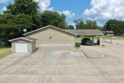 Exterior - 6264 Sandpit Rd, Bedford, IN 47421 photo 6 of 21