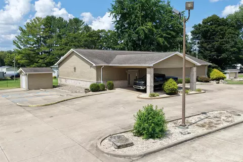 Exterior - 6264 Sandpit Rd, Bedford, IN 47421 photo 5 of 21