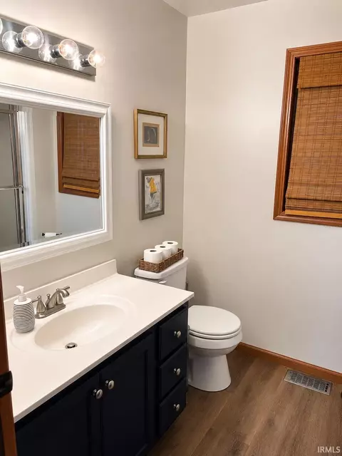 Bath - 7901 N 300 E, La Porte, IN 46350 photo 2 of 2
