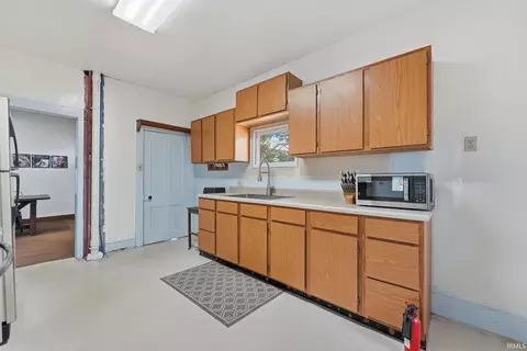 Kitchen - 212 E 6th St, Auburn, IN 46706 photo 3 of 3