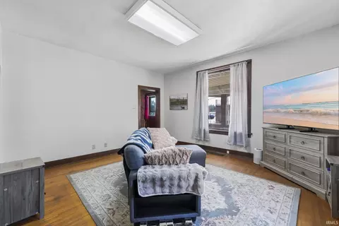 Living - 212 E 6th St, Auburn, IN 46706 photo 1 of 1