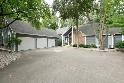 505 Stockade Dr, Fort Wayne, IN 46825