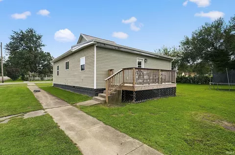Exterior - 401 W Grissom Ave, Mitchell, IN 47446 photo 7 of 10