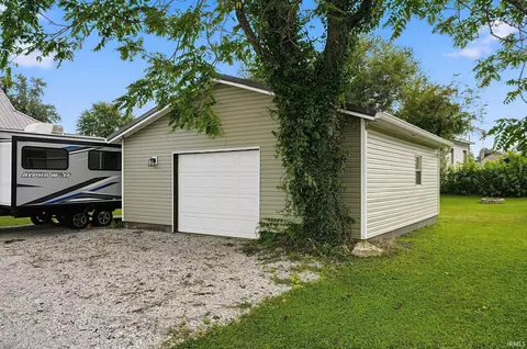 Exterior - 401 W Grissom Ave, Mitchell, IN 47446 photo 8 of 10