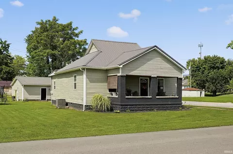 Exterior - 401 W Grissom Ave, Mitchell, IN 47446 photo 2 of 10