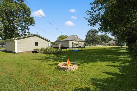 Exterior - 401 W Grissom Ave, Mitchell, IN 47446 photo 10 of 10