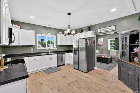 Kitchen - 401 W Grissom Ave, Mitchell, IN 47446 photo 3 of 3