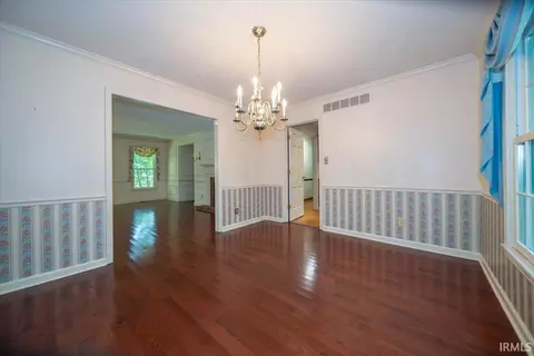 Dining - 4919 E State Road 252, Franklin, IN 46131 photo 1 of 1