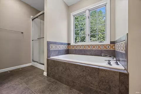 Bath - 3147 E Mattatha Dr, Bloomington, IN 47401 photo 4 of 6
