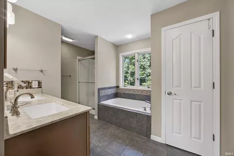Bath - 3147 E Mattatha Dr, Bloomington, IN 47401 photo 2 of 6