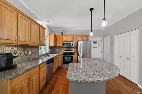 Kitchen - 3147 E Mattatha Dr, Bloomington, IN 47401 photo 2 of 3