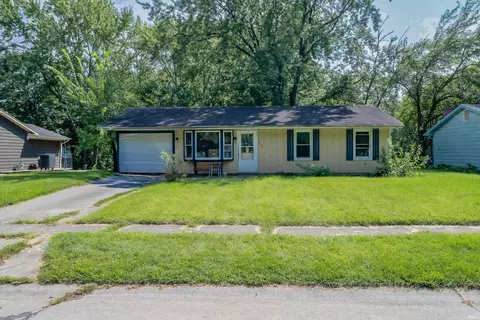 7520 Clover Meadow Dr, Fort Wayne, IN 46815