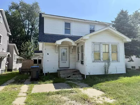 1906 Roys Ave, Elkhart, IN 46516
