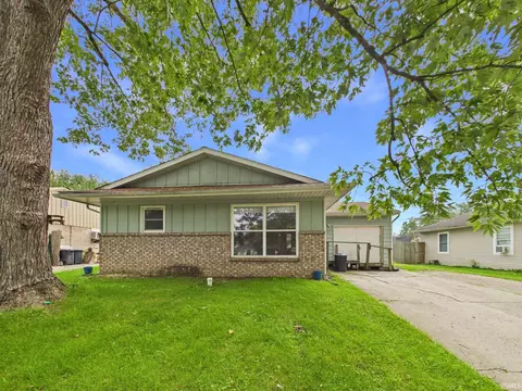 4 White Oak Ct, Hartford City, IN 47348
