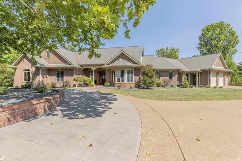 4801 Royal Oak Dr, Evansville, IN 47720