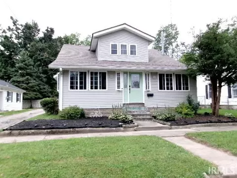 217 W 11th St, Rochester, IN 46975