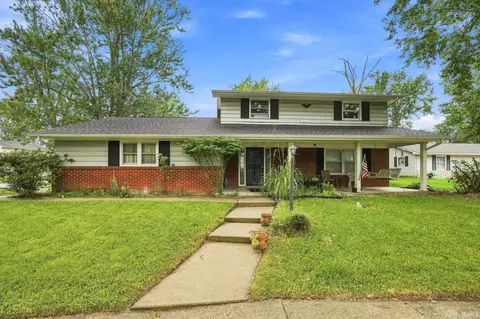 6109 Graymoor Ln, Fort Wayne, IN 46835