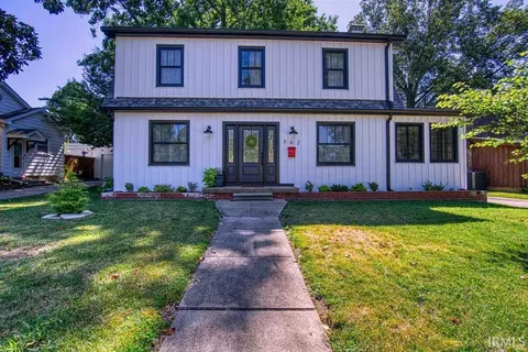 762 S Saint James Blvd, Evansville, IN 47714