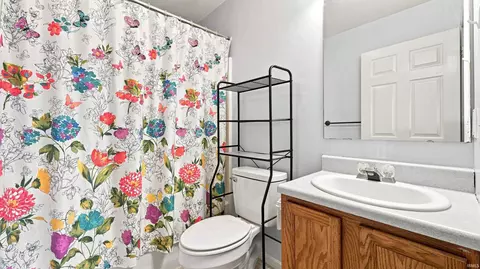 Bath - 602 Hart Dr, Dunkirk, IN 47336 photo 1 of 2