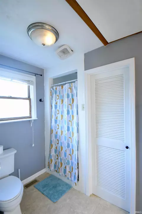 Bath - 123 8th St, Oolitic, IN 47451 photo 2 of 3