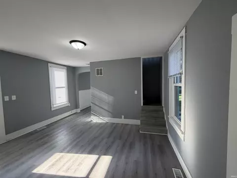 Living - 806 E 4th St, Fowler, IN 47944 photo 1 of 3
