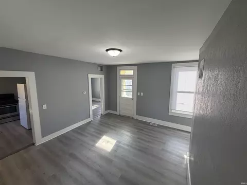 Living - 806 E 4th St, Fowler, IN 47944 photo 3 of 3
