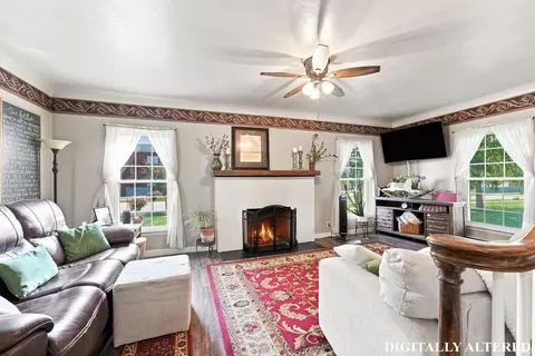Living - 400 S Britton St, Garrett, IN 46738 photo 1 of 3