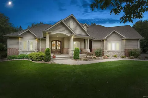 13998 Shavano Peak Dr, Middlebury, IN 46540