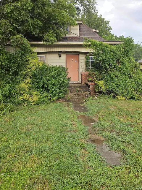 1926 S Red Bank Rd, Evansville, IN 47712
