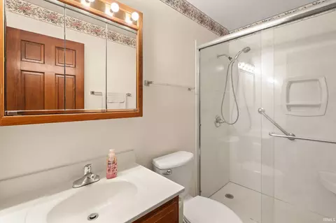 Bath - 380 Lechner Ln, Jasper, IN 47546 photo 1 of 5