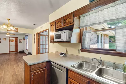 Kitchen - 380 Lechner Ln, Jasper, IN 47546 photo 4 of 4