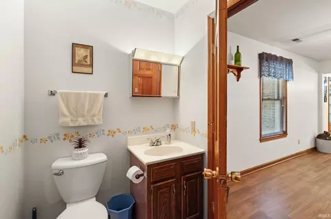 Bath - 380 Lechner Ln, Jasper, IN 47546 photo 5 of 5