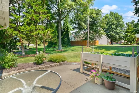 Exterior - 380 Lechner Ln, Jasper, IN 47546 photo 6 of 8