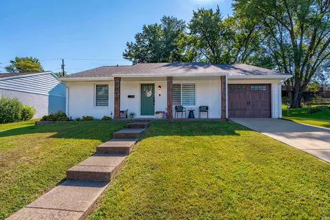 5817 Berry Ln, Evansville, IN 47710