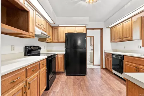 Kitchen - 62 Skyline Dr, Garrett, IN 46738 photo 3 of 5