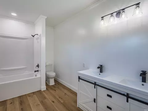 Bath - 806 E 5th St, Auburn, IN 46706 photo 1 of 3