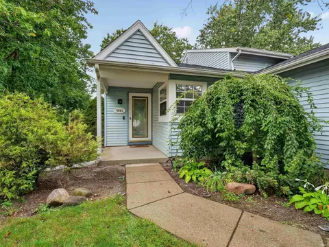 6521 Pine Meadows Ln, Fort Wayne, IN 46835