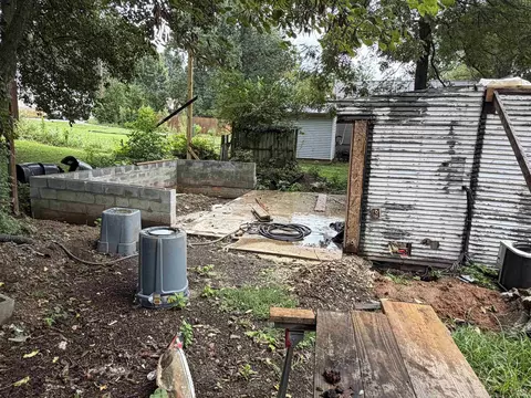 618 W Howe St, Bloomington, IN 47403 photo 5