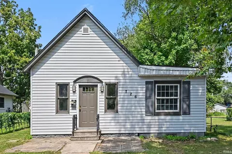 726 W Blaine Ave, Elkhart, IN 46516