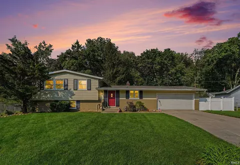 1601 Victoria Dr, Elkhart, IN 46514
