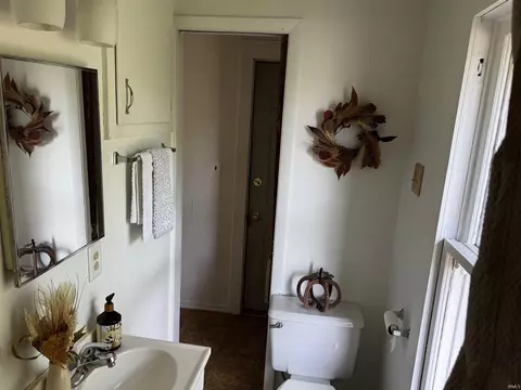 Bath - 202 E Hillside Dr, Bloomington, IN 47401 photo 2 of 2