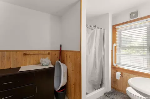 Bath - 918 E Fox St, South Bend, IN 46613 photo 1 of 2