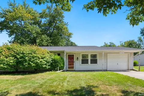 5224 Sandalwood Dr, Fort Wayne, IN 46835