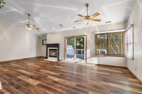 Living - 710 Bur Oak W Ct, Lafayette, IN 47909 photo 3 of 3